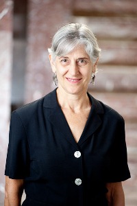 Dora Vivaz Attorney